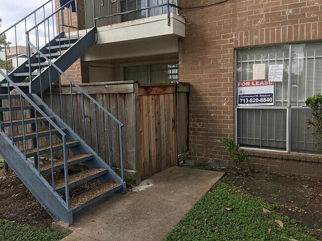 Foto del edificio - 3900 Woodchase Dr