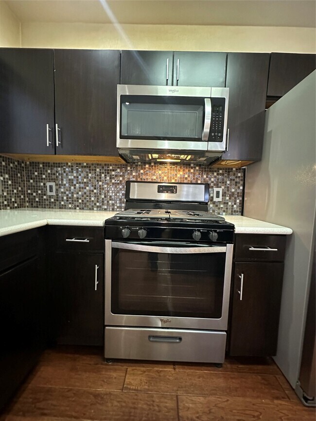 Foto del edificio - 2910 Grants Lake Blvd