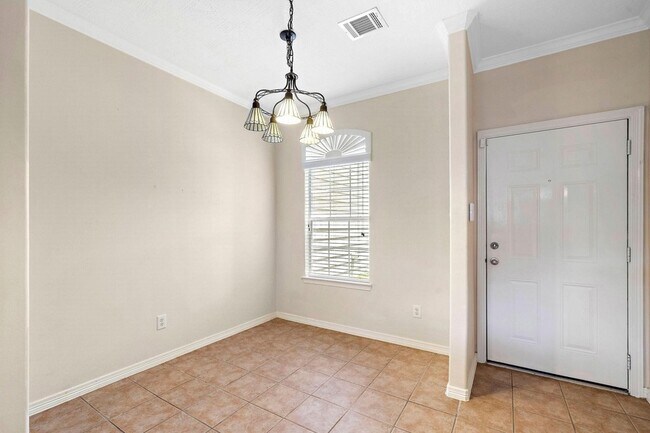 Foto del edificio - 816 Sterling Creek Cir