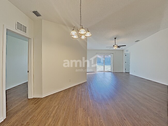 Building Photo - 12119 Feldwood Creek Ln