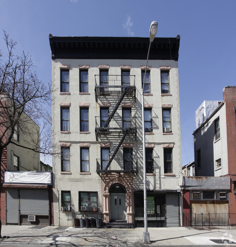 Building Photo - 194-196 Ralph Ave