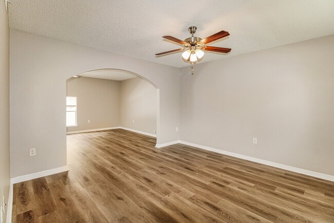 Building Photo - 6510 Hillview Rd