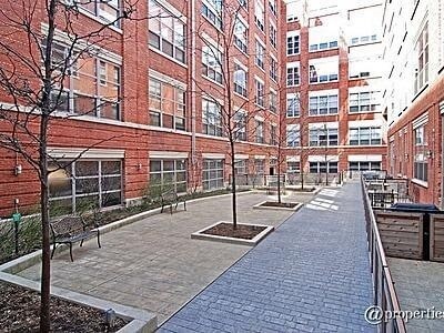 Building Photo - 1735 N Paulina St