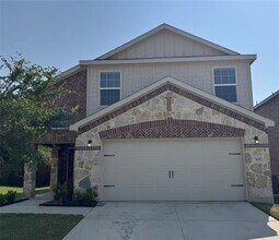 Building Photo - 305 Glenwick Ln