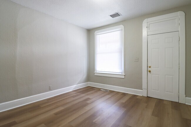 Foto del edificio - 1668 S Talbott St
