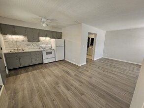 Building Photo - 4855 Elm St