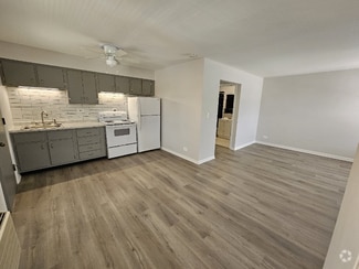 Building Photo - 4855 Elm St