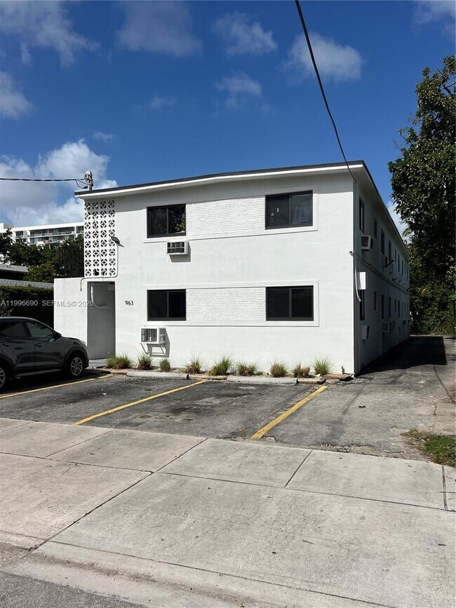 Building Photo - 963 NW 5th St