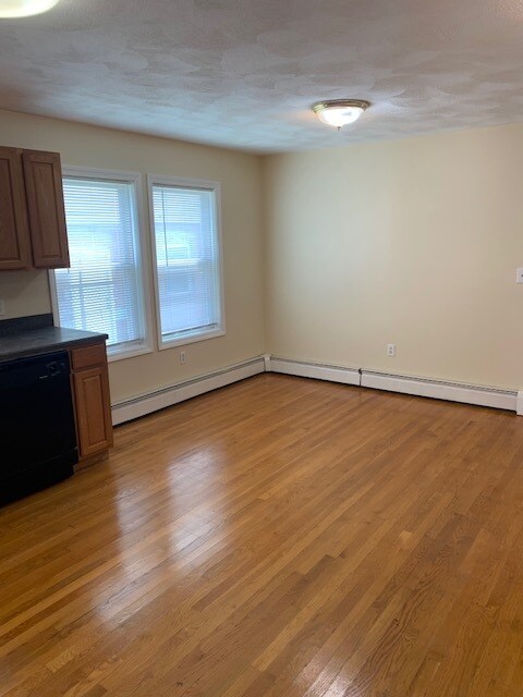 Building Photo - 64 Monadnock St