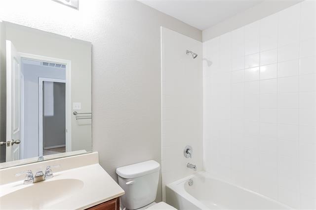 Foto del edificio - 1213 Basswood Ln