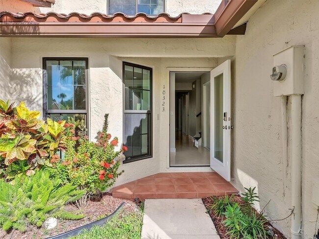 Foto del edificio - 10323 Hidden Springs Ct