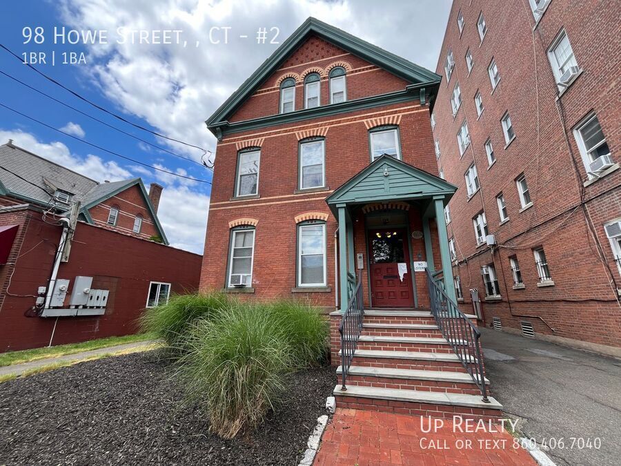 Primary Photo - 98 Howe St