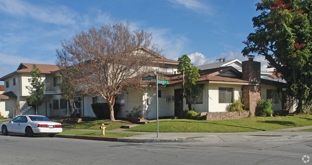 Building Photo - 629 E Ruddock St