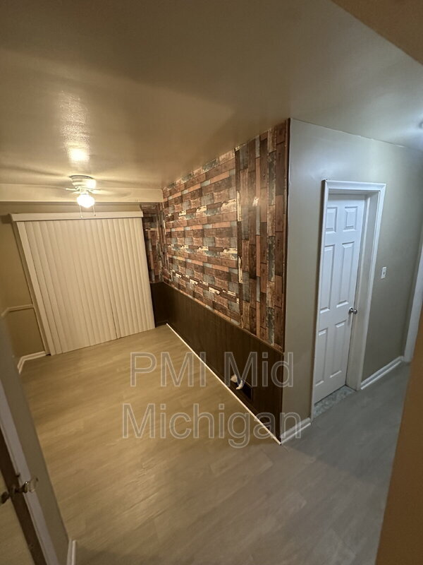 Foto del edificio - 1436 Berrywood Ln