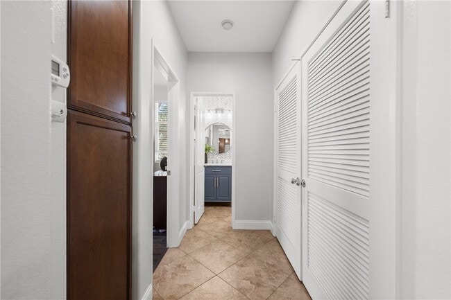 Foto del edificio - 35816 Hazelhurst St