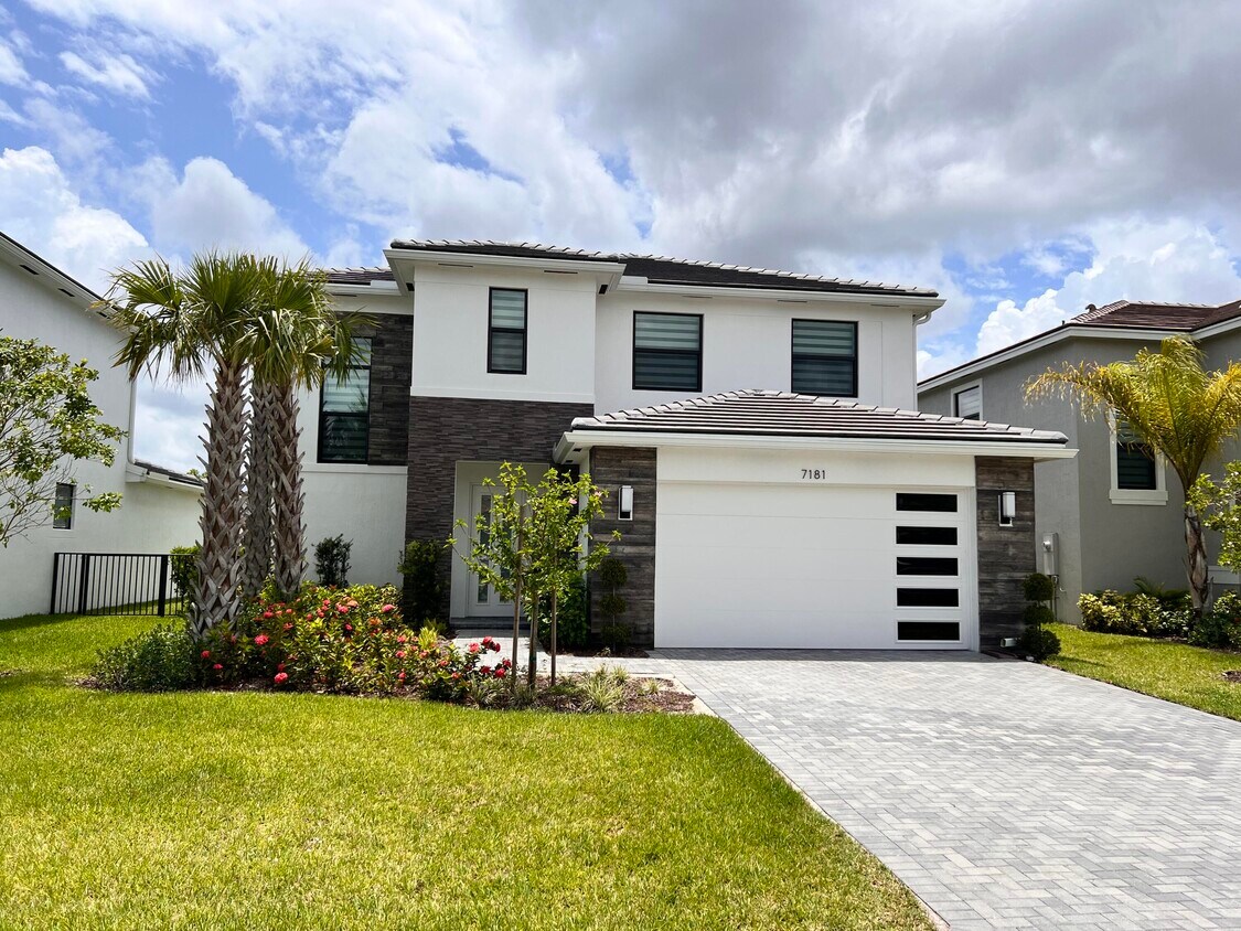 Foto principal - 7181 Villamar Way