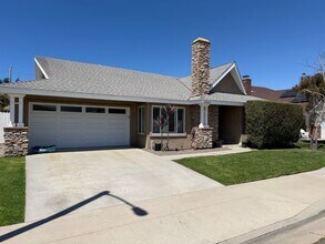 Building Photo - 21421 Pinetree Ln