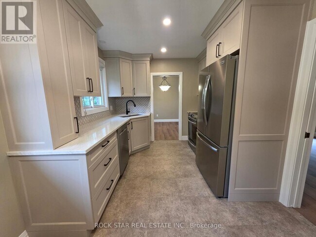 Building Photo - 4 Mississauga Rd