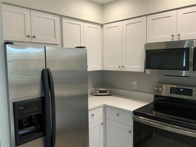 Building Photo - 2118 Michele Dr