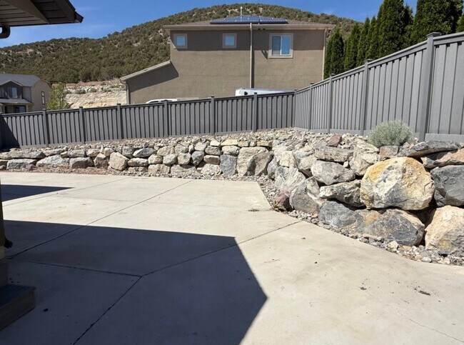 Building Photo - 7081 Hollow View Ct