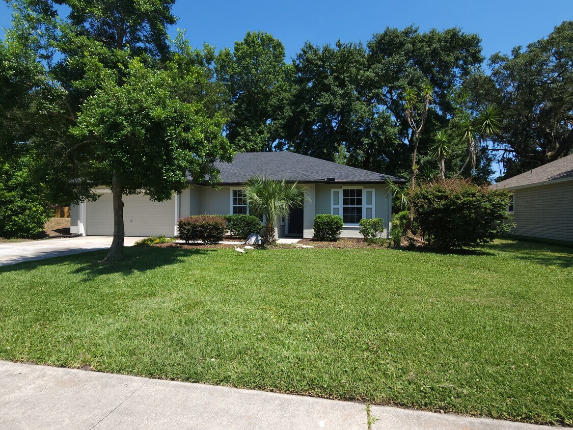 Foto principal - 95180 Twin Oaks Ln