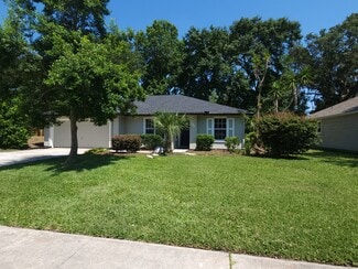 Building Photo - 95180 Twin Oaks Ln
