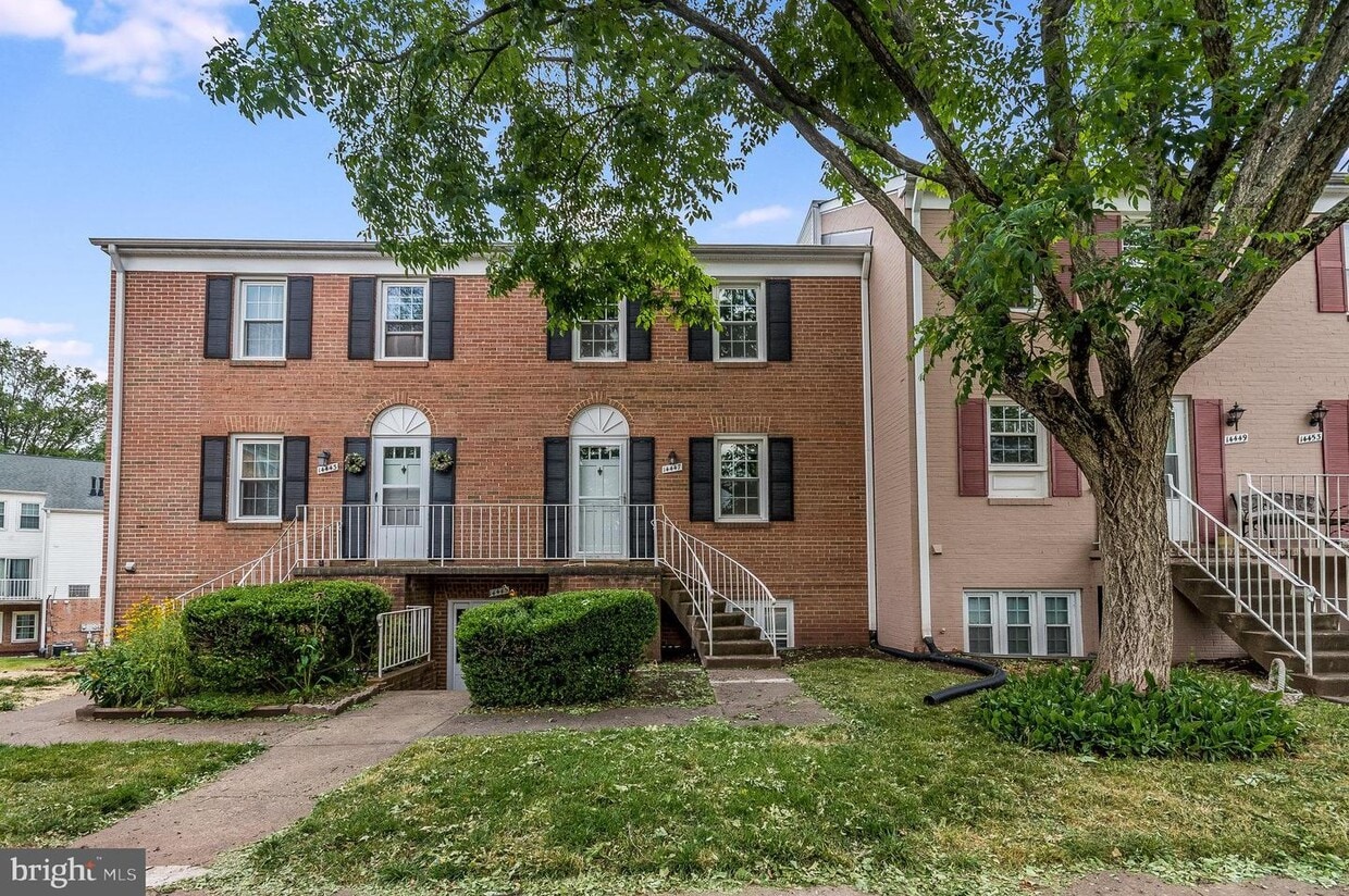 14447 Cool Oak Ln, Centreville, VA 20121 Townhome Rentals in