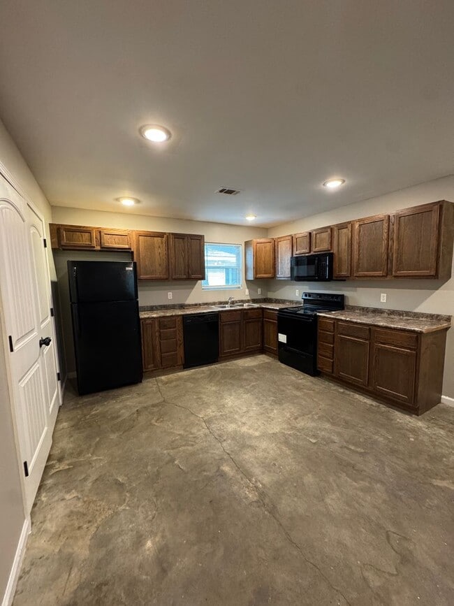 Foto del edificio - 3 bed / 2 bath duplex Available Now