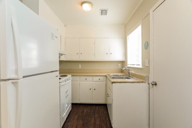 Foto del edificio - 237 Garden Ln