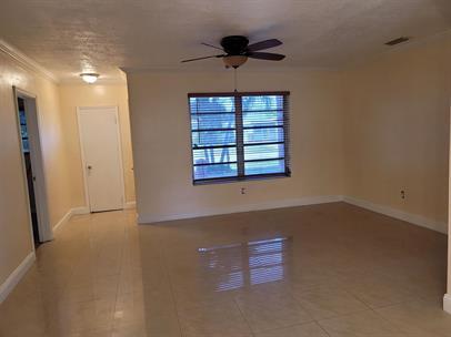 Foto del edificio - 30 NW 189th St