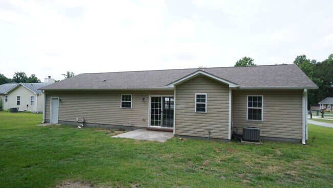 Foto del edificio - 116 Howell Dr