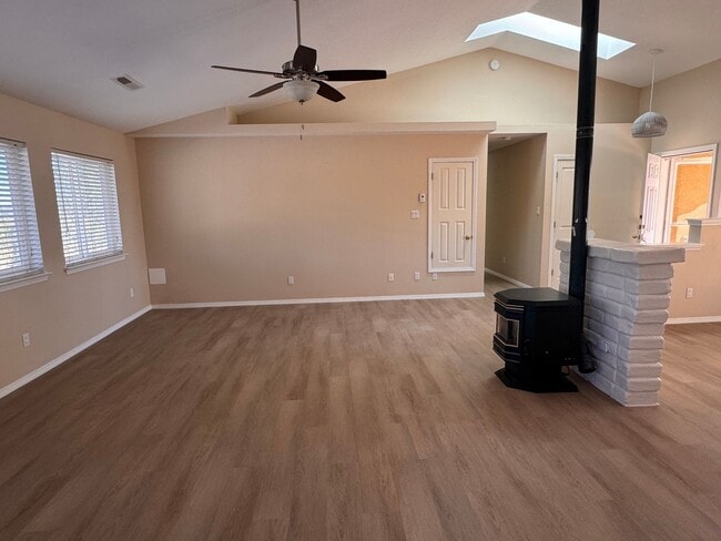 Foto del edificio - 3 Bedroom, 2 Bathroom Home in Tijeras, NM