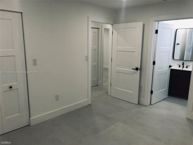 Foto del edificio - 3 br, 2 bath House - 5447 NW 4th Ave