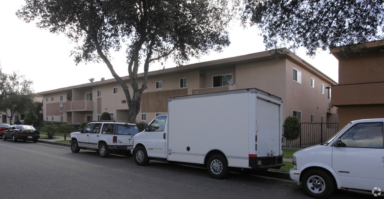 Building Photo - 1401 S Orange Ave