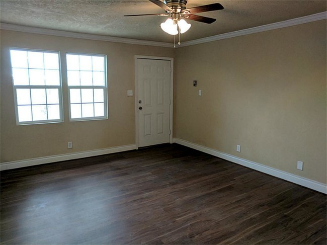 Building Photo - 9310 Redford Ave