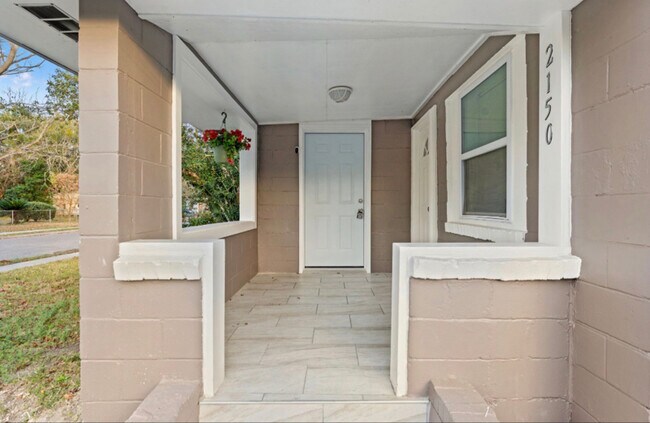 Foto del edificio - 2150 Morehouse Rd