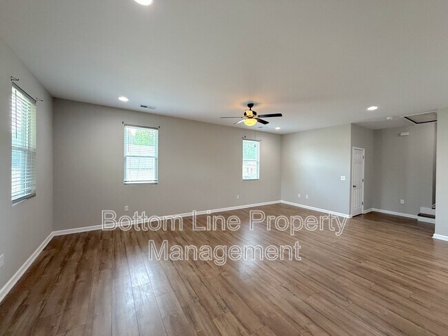 Foto del edificio - 641 Central Dr NW