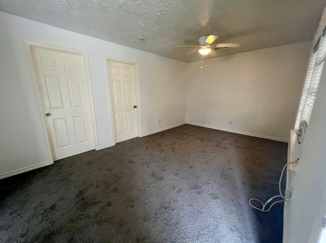 Building Photo - 831 1/2 Deerpass Drive