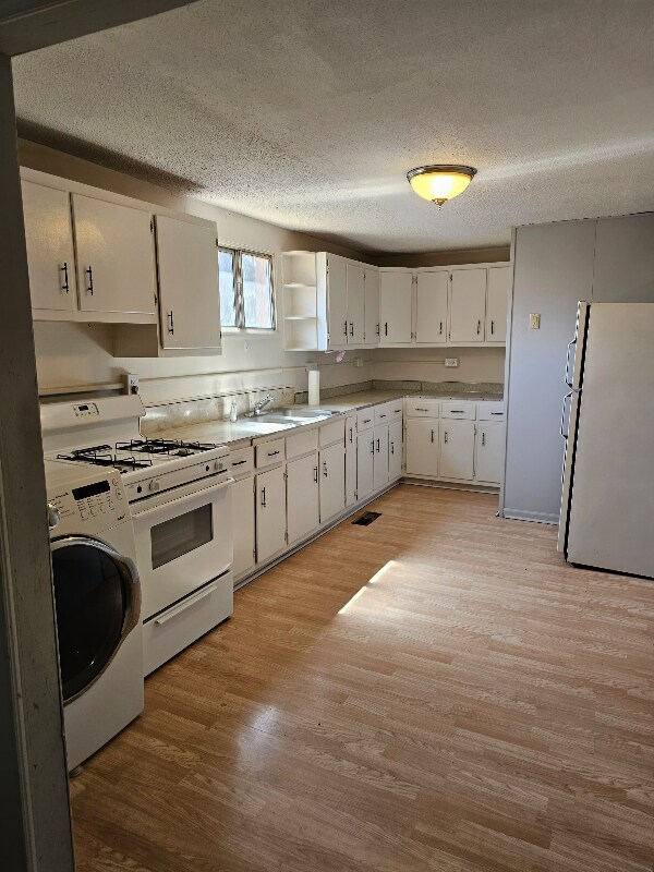 155 Midway Dr Unit C, Oliver Springs, TN 37840 Room for Rent in