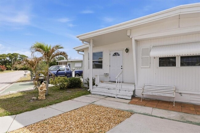 Foto del edificio - 5236 Kenwood Ave