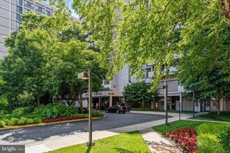 Building Photo - 4141 Henderson Rd