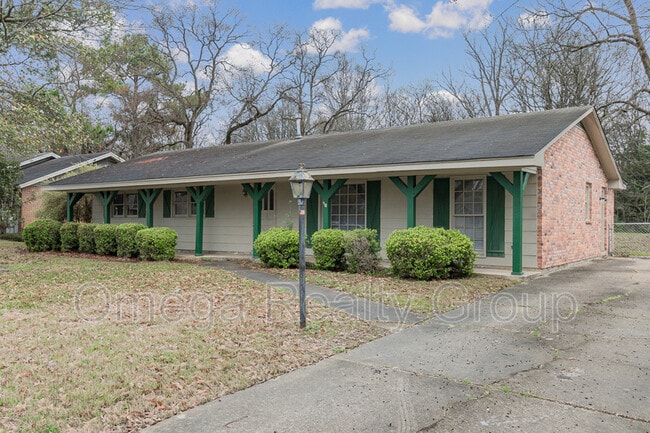 Building Photo - 3179 Fernway Dr