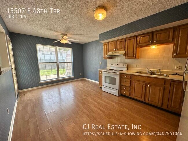 Foto del edificio - 15507 E 48th Terrace