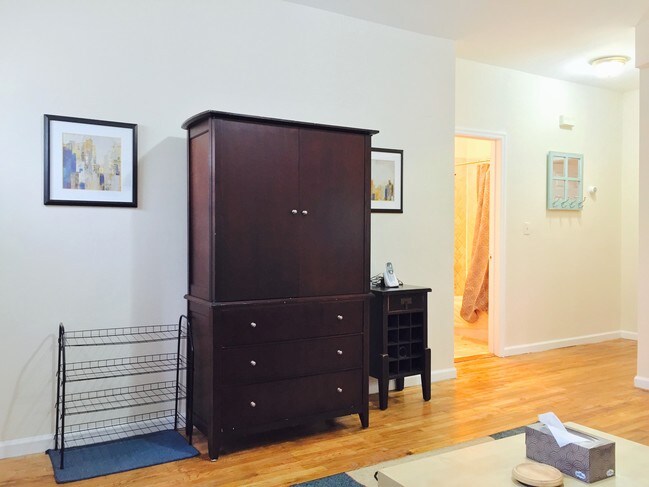 Foto del edificio - 3536 Carlisle Pl