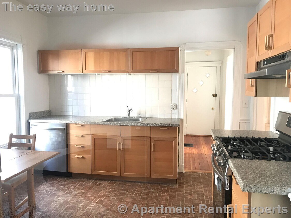 Renovated 3 Bedroom - Walk to Davis Square - Renovated 3 Bedroom  - Walk to Davis Square