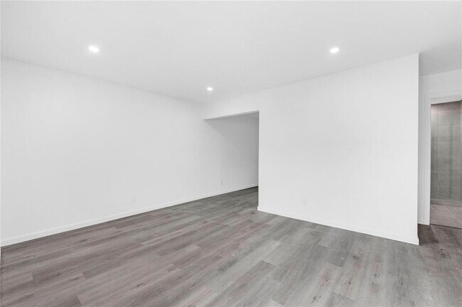 Building Photo - 712 Avenue H