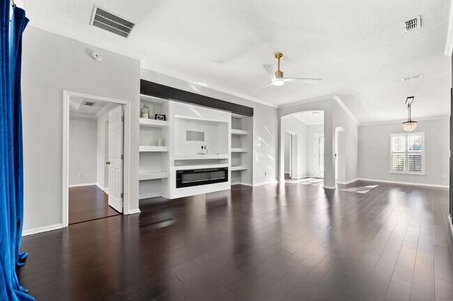 Foto del edificio - 16456 Tisons Blf Rd