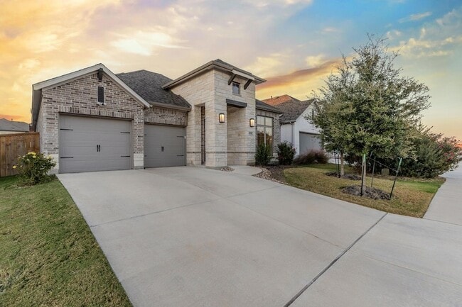 Building Photo - 1909 Sir Nathaniel Ln