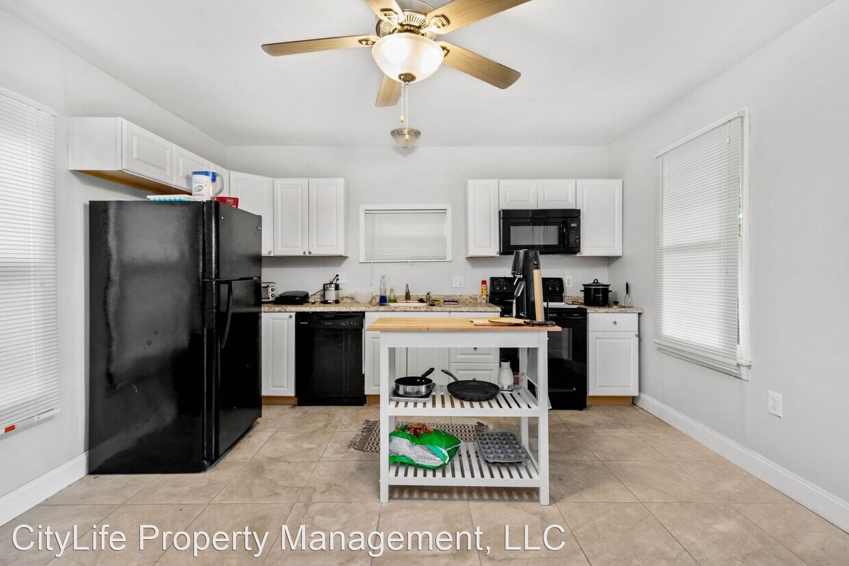 Primary Photo - 3 br, 1 bath House - 250 Maple Avenue
