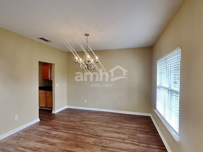 Foto del edificio - 1333 Chapmans Retreat Dr